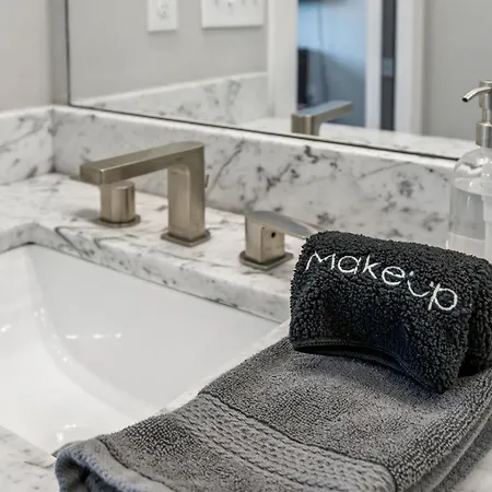 Chic Near Downtown Sleeps 14 * Nashville