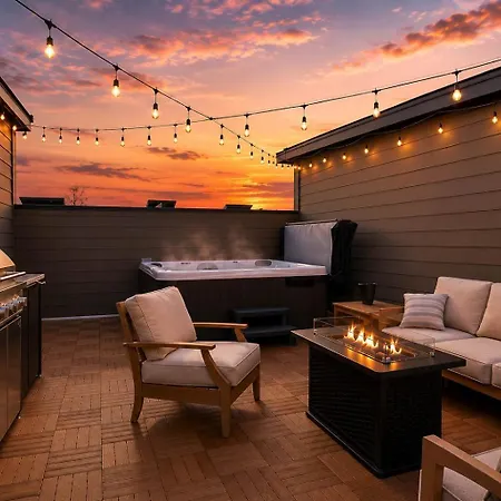 3br Townhome Rooftop Views Hot Tub & Fireplace Apartment Nashville