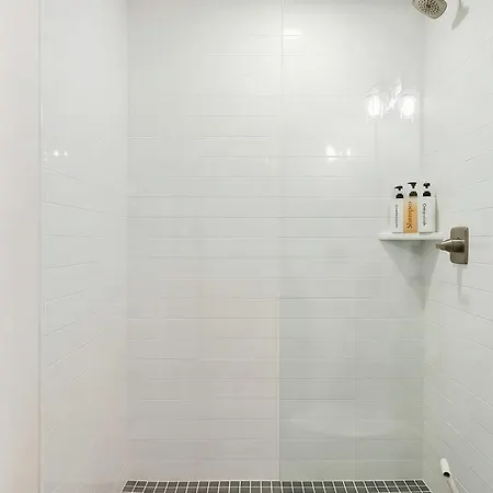 Holiday home Rooftop Views & Patio Lounge Near Downtown *