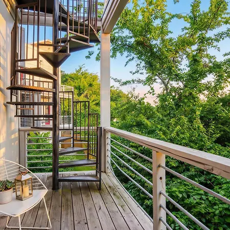 Rooftop Views & Patio Lounge Near Downtown Nashville