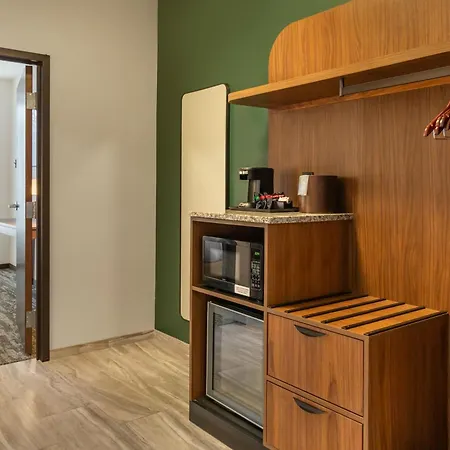 Drury Plaza Southeast Century Farms Hotel