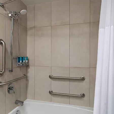 Drury Plaza Southeast Century Farms Hotel 3*