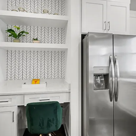 Modern Townhome W Rooftop Views Near Broadway Holiday home *