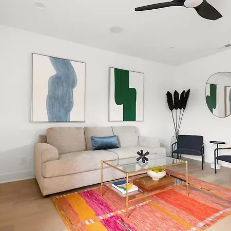 True Hue - Private Patio - Mins To Broadway Nashville