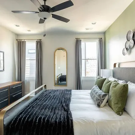 Holiday home Boots & Broadway - 2 Units - Mins To Broadway