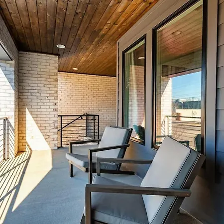 Holiday home Boots & Broadway - 2 Units - Mins To Broadway *