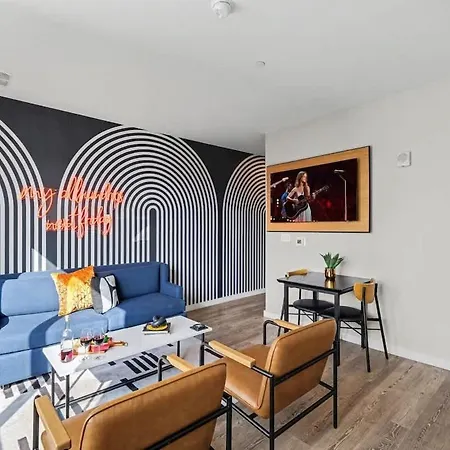 Pianissimo-2 Units-rooftop Pool-gym-on Music Row Holiday home Nashville