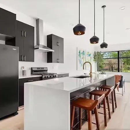 Modern Palette - Private Patio - Mins To Broadway *