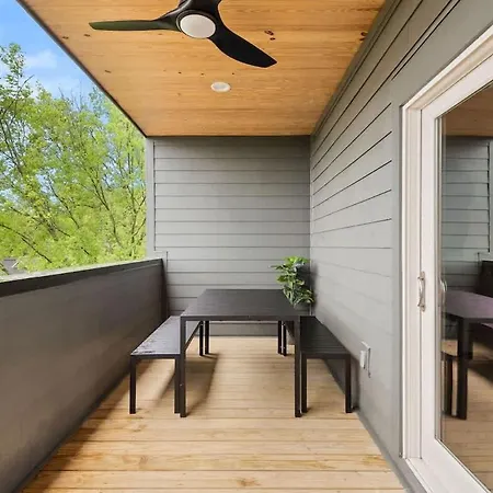 Modern Palette - Private Patio - Mins To Broadway Holiday home Nashville