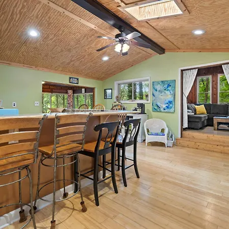 Holiday home Cozy Waterfront With Fire Pit Nashville