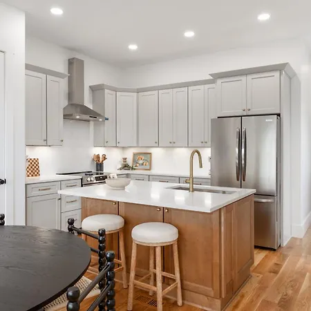 Holiday home 12 South With Rooftop Sauna And Wet Bar With 2 Car Garage *