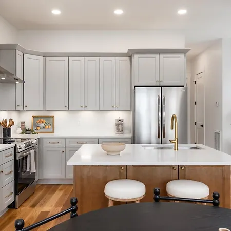 Holiday home 12 South With Rooftop Sauna And Wet Bar With 2 Car Garage
