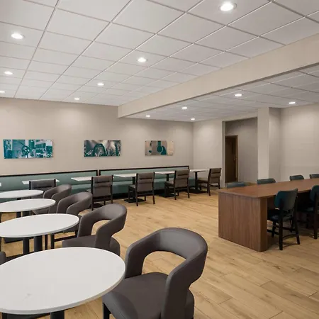 Hawthorn Extended By Wyndham Airport/opryland 3*