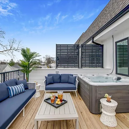 Beautiful New Townhome Hot Tub