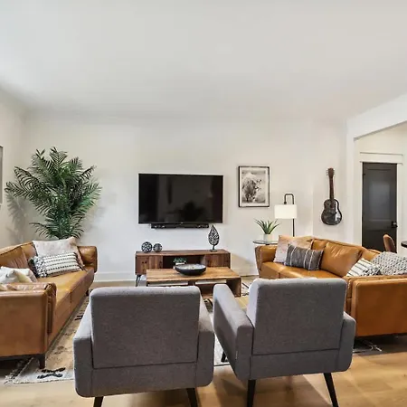 Two Beautiful Luxury Renovations Near Downtown Holiday home Nashville