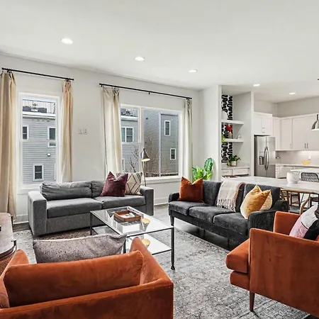 2 Stylish Townhomes W Rooftop Views Near Broadway