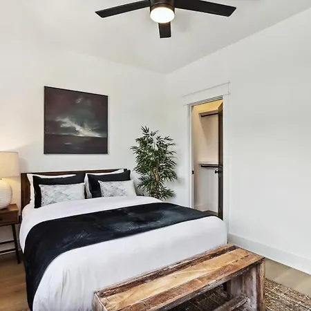 Three Luxury Townhomes Near Five Points Holiday home *