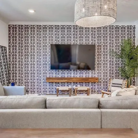 Holiday home Beautiful Luxury Renovation 5 Minutes To Downtown