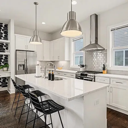 Chic Townhome X3 W Rooftop Views Near Broadway Nashville