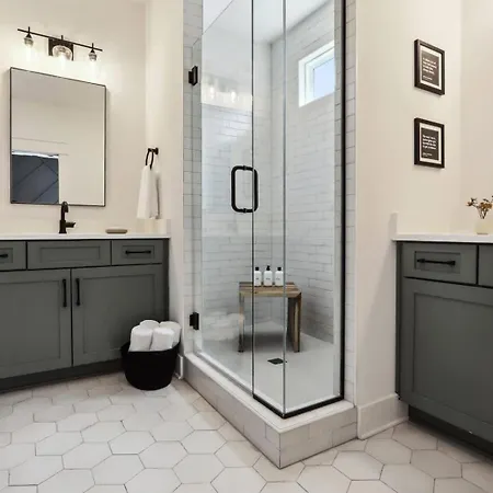 Modern Two Townhomes Close To Downtown Nashville