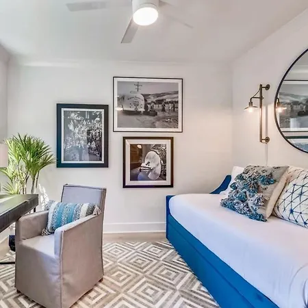Holiday home Beautiful Luxury Renovation 5 Minutes To Downtown
