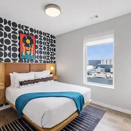 Pianissimo-2 Units-rooftop Pool-gym-on Music Row Holiday home