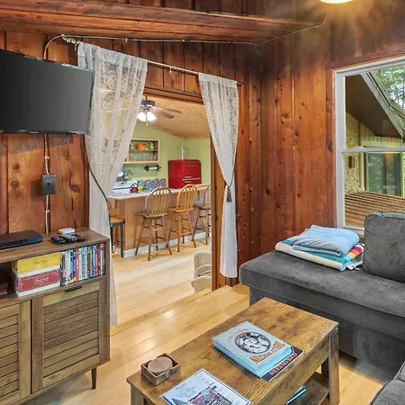 Cozy Waterfront With Fire Pit * Nashville