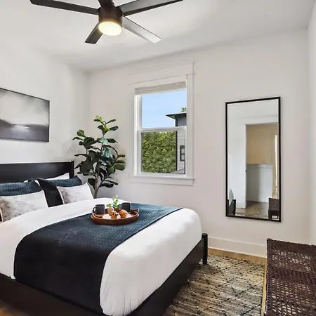 Holiday home Three Luxury Townhomes Near Five Points Nashville