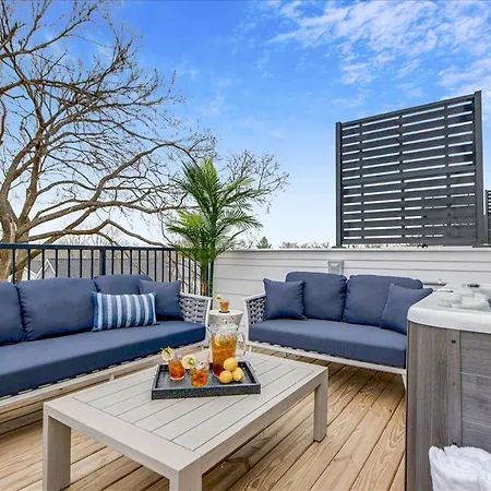 Beautiful New Townhome Hot Tub Holiday home Nashville