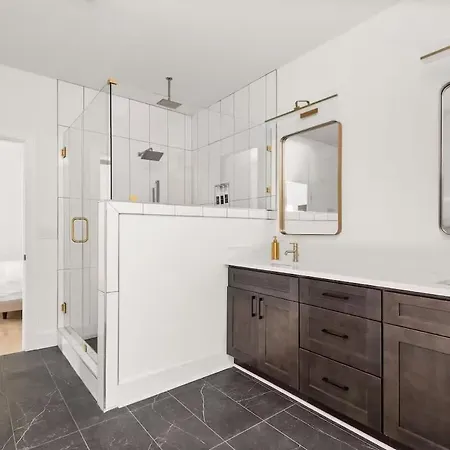 Modern Palette - Private Patio - Mins To Broadway * Nashville