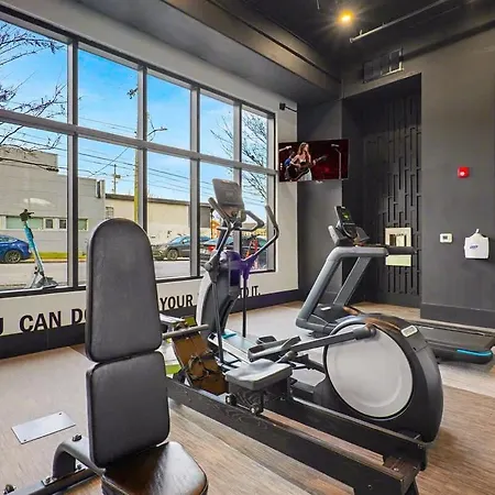 Holiday home Petal & Palm-rooftop Patio & Gym-mins To Broadway