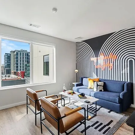 Holiday home Pianissimo-2 Units-rooftop Pool-gym-on Music Row Nashville