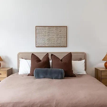 Holiday home 12 South With Rooftop Sauna And Wet Bar With 2 Car Garage Nashville