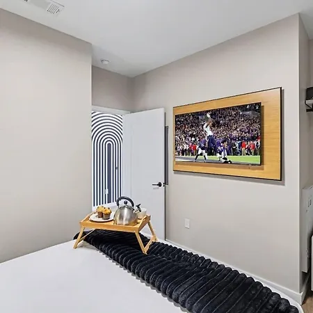 Holiday home Pianissimo-2 Units-rooftop Pool-gym-on Music Row