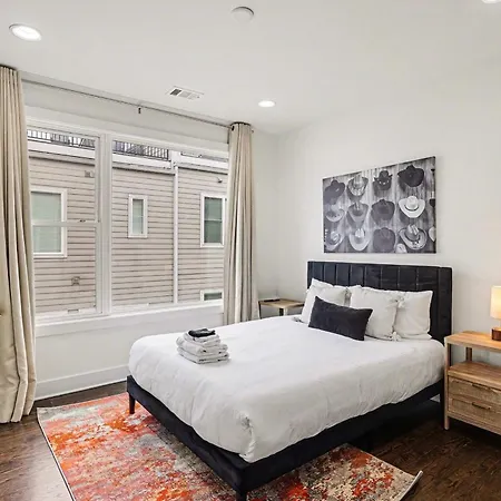Holiday home Chic Townhome X3 W Rooftop Views Near Broadway Nashville