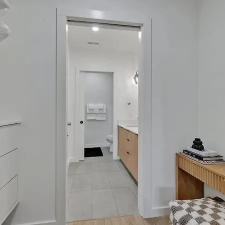 Hyve-anthem-private Balconies-walk To Broadway *