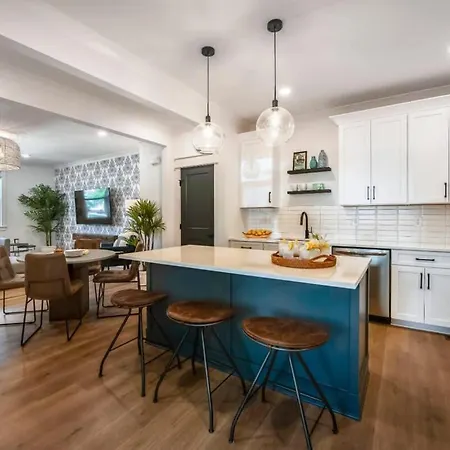 Holiday home Three Luxury Townhomes Near Five Points *