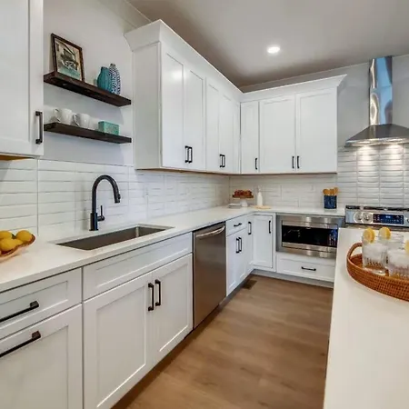 Three Luxury Townhomes Near Five Points Holiday home *