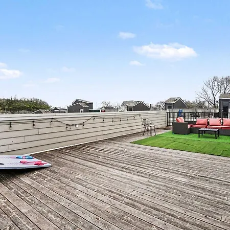 2 Stylish Townhomes W Rooftop Views Near Broadway Holiday home