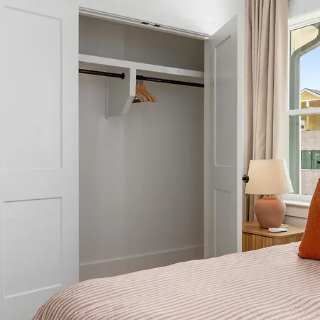Holiday home 12 South With Rooftop Sauna And Wet Bar With 2 Car Garage Nashville