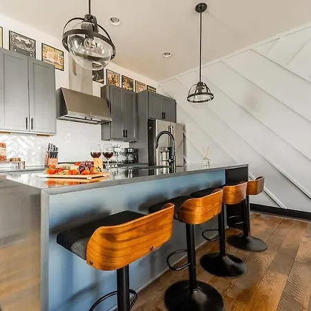 Boots & Broadway - 2 Units - Mins To Broadway Nashville