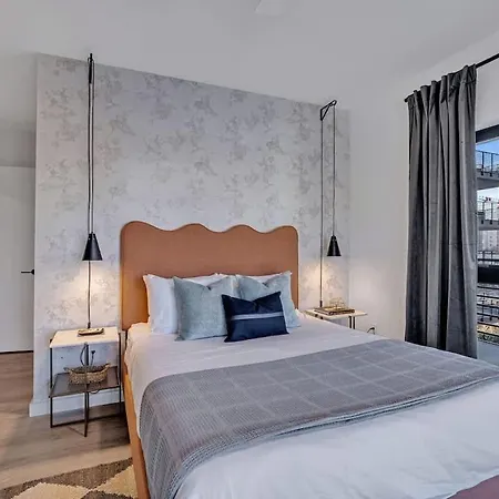 Holiday home Hyve-anthem-private Balconies-walk To Broadway *