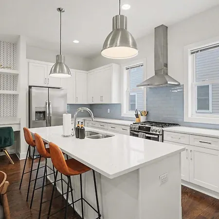 Chic Townhome X3 W Rooftop Views Near Broadway * Nashville