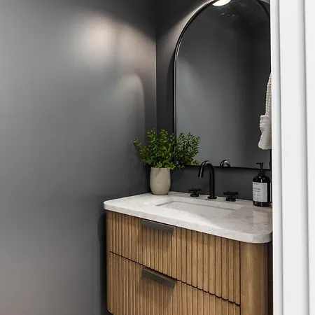 12 South With Rooftop Sauna And Wet Bar With 2 Car Garage Holiday home Nashville