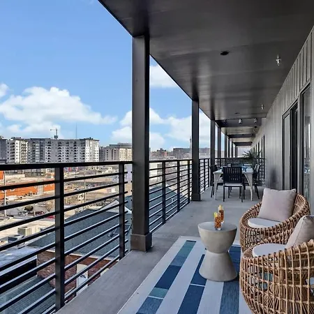Hyve-anthem-private Balconies-walk To Broadway Holiday home