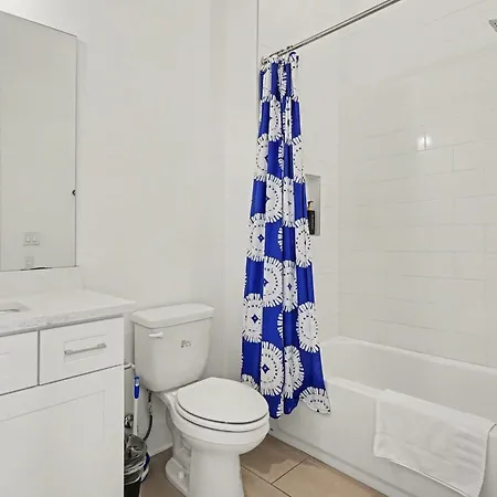 2 Trendy Townhomes W Rooftop Views Near Broadway *