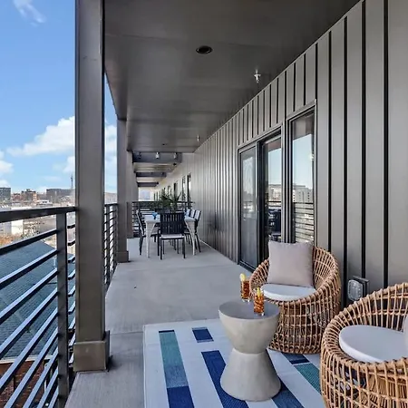 Holiday home Hyve-anthem-private Balconies-walk To Broadway