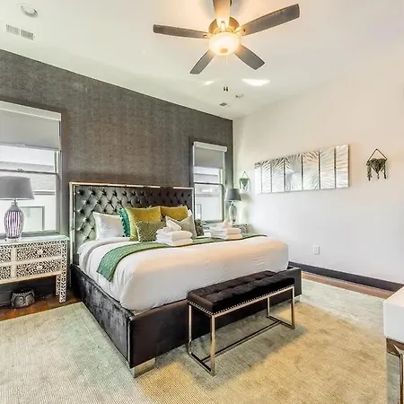 Holiday home Boots & Broadway - 2 Units - Mins To Broadway *