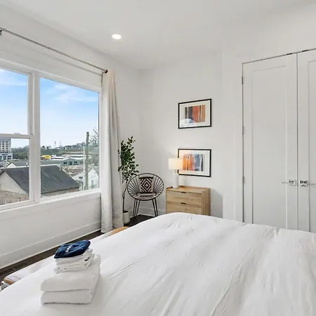 2 Trendy Townhomes W Rooftop Views Near Broadway * Nashville