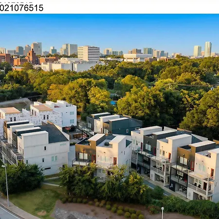 Rooftop Views & Patio Lounge Near Downtown * Nashville